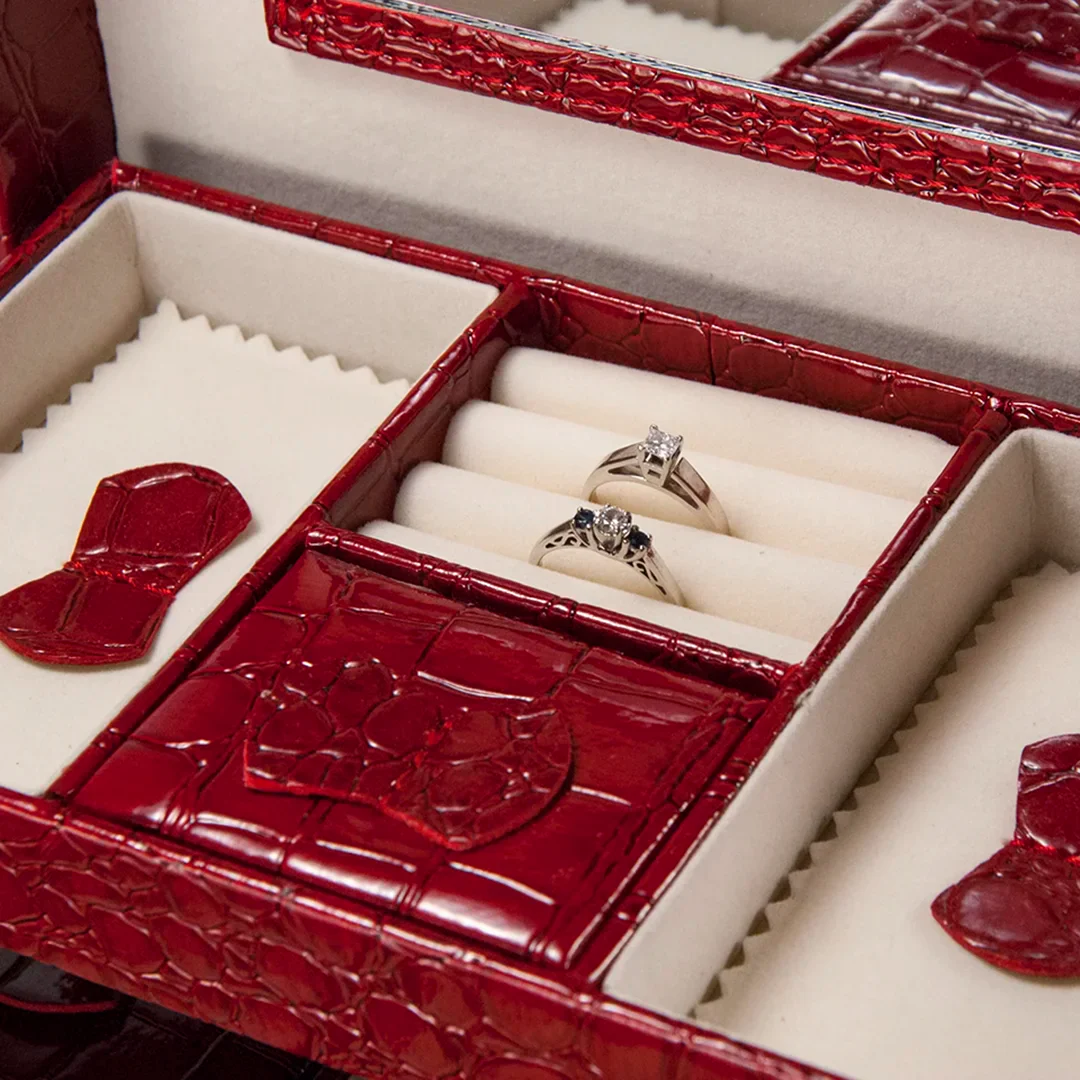 Cheri Bliss Portable Vegan Leather Croc Embossed Red Jewelry Box with Drawer, Key Lock, and Carry Handle | BF11976 - Image 5